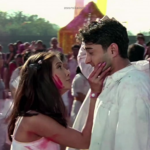 Title: Soni Soni Movie: Mohabbatein (2000) Starring: Amitabh Bachchan, Shahrukh Khan, Aishwarya Rai Bachchan, Uday Chopra, Shamita Shetty, Jugal Hansraj, Kim Sharma, Jimmy Shergill, Preeti Jhangiani Singer: Udit Narayan, Jaspinder Narula, Sonali Bhatawdekar, Ishaan Dev, Pritha Mazumdar, Udhbav Ohja, Shweta Pandit, Manohar Shetty #shahrukhkhan #aishwaryarai #udaychopra #jugalhansraj #jimmyshergill #shamitashetty #kimsharma #preetijhangiani #bollywood #mohabbatein #filmindia #bollywoodsong #lirikl