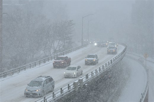 Heavy snow warning as 10 inches to strike: "Delay unnecessary travel"