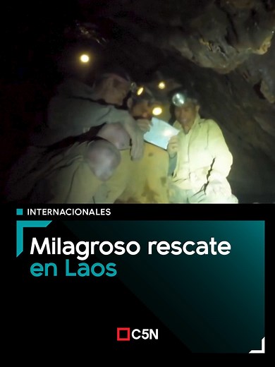 👥 Equipos de rescate en Laos encontraron con vida a cinco aldeanos dentro de una cueva inundada, donde llevaban atrapados una semana por las fuertes lluvias y los deslizamientos de tierra. #c5n #rescate #laos #milagro