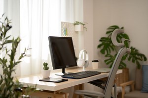 How To Clean A Computer Monitor Without Leaving Streaks Or Smudges