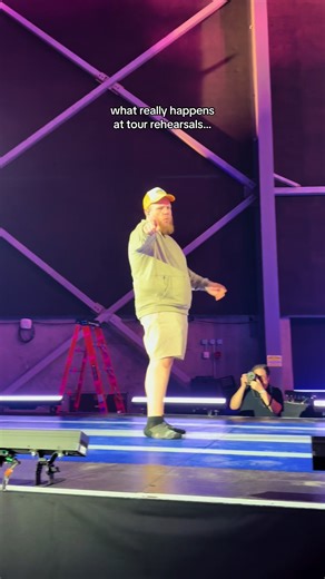 @Luke Combs is rehearsed & ready for the My Kinda Saturday Night Tour! Let us know where we’ll see ya? #MKSNTour #OnTour #LukeCombs