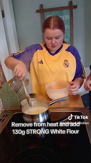 300ml Water 100g Butter 130g Strong White Flour 4 Medium Eggs 500ml Fresh Cream Few drops of Vanilla Tblsp Icing Sugar 🍰 Preheat oven to 220°C. 🍰 Place water and butter in a saucepan and bring to the boil. 🍰 Remove from heat and add Flour. Just to note only use Strong White Flour. Plain or self raising flour will not have the same result! 🍰 Return to heat and cook for a minute or two until the dough forms a ball. 🍰 Allow to cool slightly before adding the Eggs. 🍰 Gradually add the Eggs a l