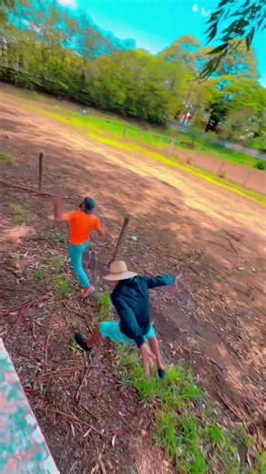 ELE TEM QUE CORRER 😱 #shorts