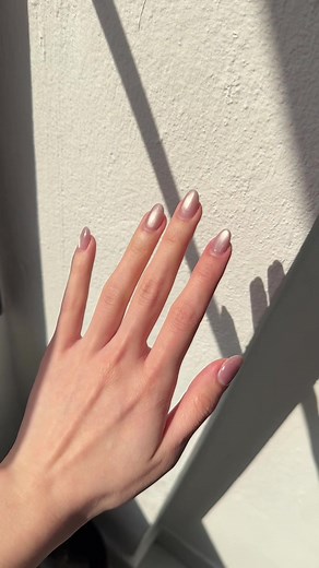 สีเล็บที่มาแรงสุดในปีนี้: ไอเดียทำเล็บคูลคูล
