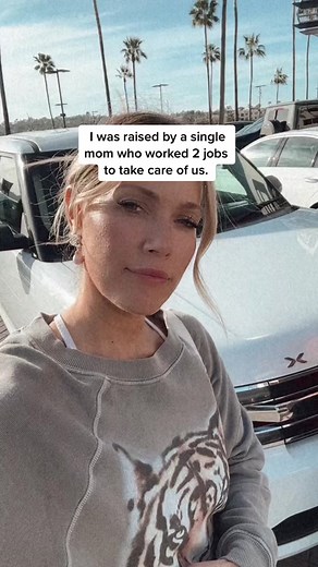 Gratitude for Mom: A Daughter's Journey to Success