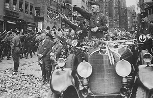 Adolf Hitler and the Nazi Rise to Power, 1918–1933 | Holocaust Encyclopedia
