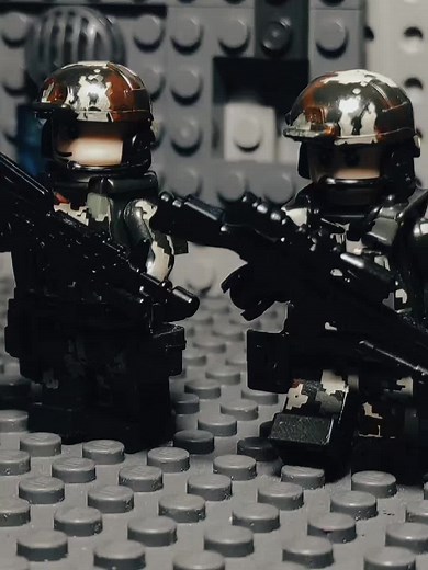 give me him back🗣️🗣️🔥💯‼️🔥🗣️🔥#pinchetiktokponmeenparati #pinchetiktokponmeenparati😘 #pinchetiktokponmeenparatialv #givemehimback #nosequeponer #lego #humor #meme #military #legomilitary #stopmotion #stopmotionanimation #legotiktok