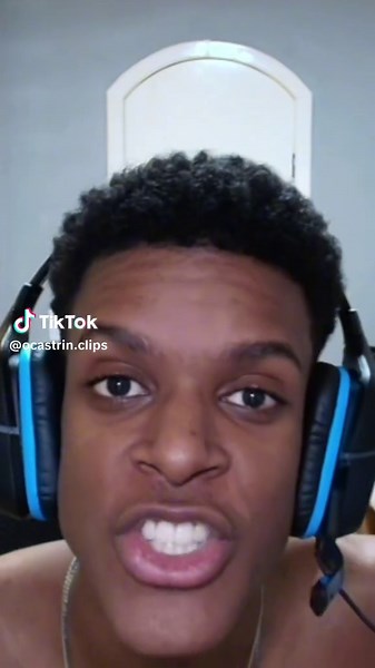 Menina de 12 Anos Mostra Seu Shape na Praia