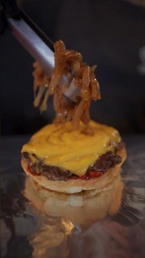Bacon & Cheese Burger 🥓🧀 | Chop House Tamarindo – Juicy, Smoky & Unforgettable
