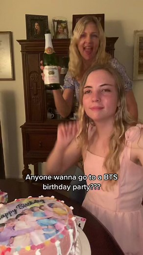 🤩 watching BTS concerts tonight #bts_official_bighit #bangtanboys #fyp #foryoupage #foryou #bangtan_sonyeondan #foryourpage #bangtansonyeondan방탄소년단