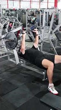 💪 Iso-Lateral Bench Press Secrets for Perfect Chest Gains! 🏋️‍♂️🔥 #trainerdavid #instructional