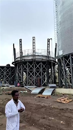 3*1500 ton Corn Storage Steel Silo Installation Site Bolted steel silo panels: The silos are constructed from prefabricated steel panels that are bolted together at the site. Foundation: A sturdy foundation is essential to support the weight of the silo and ensure stability. Silo structure: The silos are typically cylindrical in shape and can be of various sizes and capacities. Conveyors and loading/unloading equipment: These systems are used to transport materials into and out of the silos effi