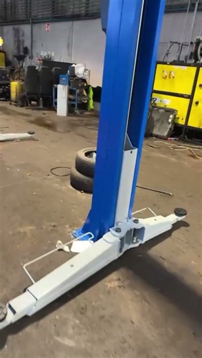 Level Up Your Workshop with the SPACE RAV 4.5T Clear Floor Lift!