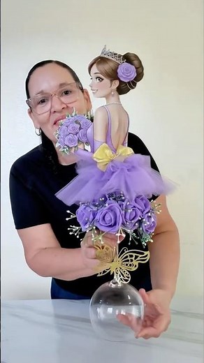 Centro de mesa para 15 años #centrodemesa #flores #ideas #15años #cumpleaños