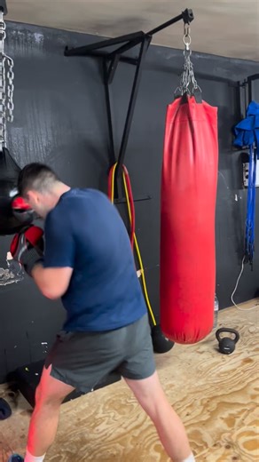 “Men bringing the POWER 🔥! Heavy Bag Finisher 🥊🦾, Mens Fight Fit INTENSITY 💣” #southpaw #fightfit | South Paw Boxing and Fitness Club