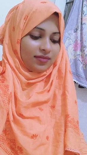 Elegant Peach-Colored Garment Styling Tips