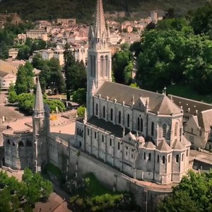 The Miracle Club is a 2023 drama film directed by Thaddeus O'Sullivan and starring Maggie Smith, Laura Linney, Kathy Bates, and Stephen Rea. The film's plot involves a group of working-class women from Dublin on a pilgrimage to Lourdes in France. Tickets are on sale now! https://www.deluxecinemas.co.nz/movie/the-miracle-club | Deluxe Cinemas