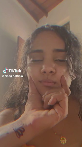 POV: When you get yourself a man who spoils you with the right amount attention, affection, respect and most importantly FOOD, you automatically turn into a cringey tiktok gf 😌🌻🖤@Pramoth Ganearachchi 🌻 #fyp #srilanka #lovestory