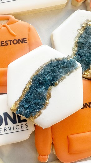 1.5K views · 67 reactions | Of quartz these cookies rock 落 Fault line Geode cookies look intimidating but are so easy to create! Start with a freshly flooded cookie create a line of rock candy to your desired style Fill in with clear crystallized or sanding sugar Watercolor your rock candy to whatever color you want Detail the outer edge with gold paint And voilà  | Marla's Cookie Co | Facebook