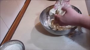 213K views · 702 reactions | Me habéis preguntado mucho que os encantaría aprender a hacer pan en casa y aquí os dejo un video-tutorial muy fácil y visual para que no tengáis perdida a la hora de comenzar a hacer vuestras propias masas de pan caseras. Nunca volverás a comprar pan. | Chef Sergio Benito | Facebook