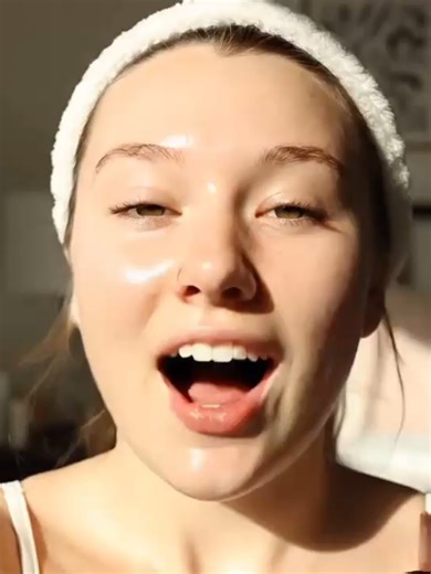 Hyaluronic Acid: Your Ultimate Moisture Magnet