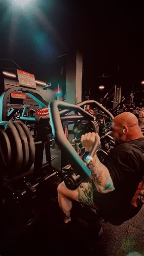 Get strong. @Panatta Official has the best equipment on the planet. #workout #ukraine #workout #lviv #power