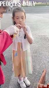 Satisfy your sweet tooth with this delicate sugar-blowing artwork, a form of traditional Chinese folk art that uses hot sugar syrup to create lovely figures. | Beautiful China