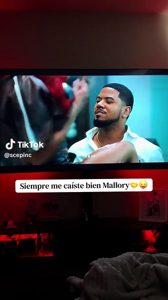 Mallory en Beauty in Black: Momentos Divertidos