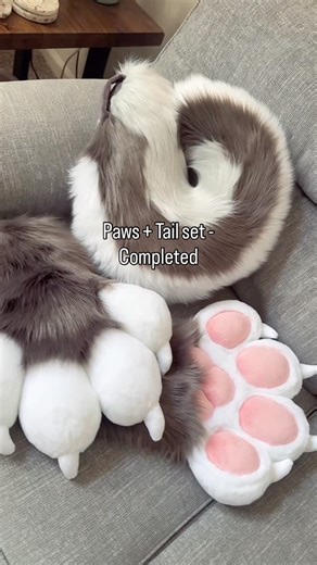 Nova Lynx ✦ on Instagram: "Some recently finished paws! I took an opportunity to slightly tweak my pattern a bit more. I am really liking this set ⭐️ Let me know some of your preferences on suits! Shares/saves/likes are also SO appreciated 🫶 Paws have always taken me so long!! Im SO GLAD the effort over the years is finally paying off; my paws get so much attention lately it really inspires me to keep going. I handsew all fur pieces together to keep seam allowance as low as possible, and to all
