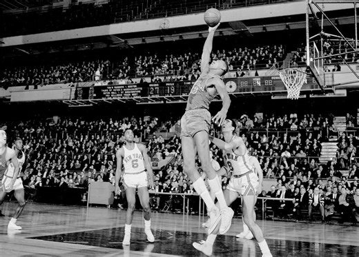How did Wilt Chamberlain's wingspan set him apart from other NBA players of his time?