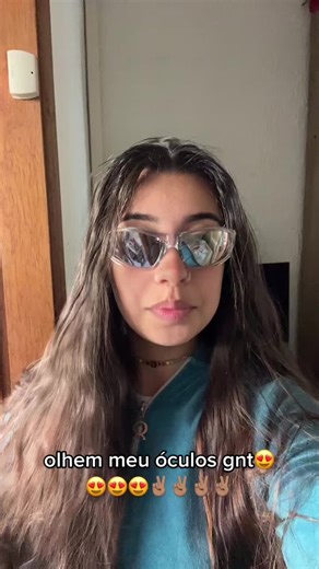 Showcasing Stylish Clear Round Glasses Indoors