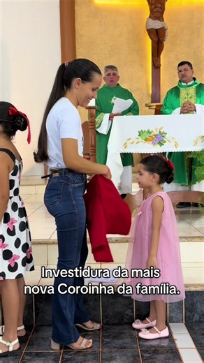 Investidura de coroinhas: como é a cerimónia e o que significa