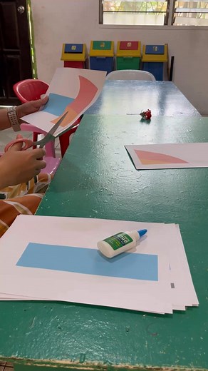 37K views · 133 reactions | Here’s how i make a tarpapel for my instructional materials✂️ #kindergartenteacherlife #LetsGrowTogether #teacherlife #kindergartenactivities #ilovemyjob | Gretchen Martus Alvarez | Facebook