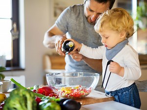 10 ways your toddler can help in the kitchen - Today's Parent