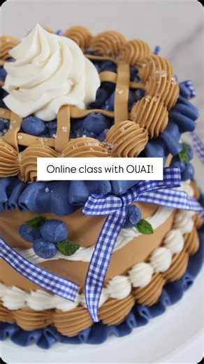 My first ever online cake decorating class with @theouai is officially in the books, and I’m still smiling about it. 🫐💙 Seeing a group of complete beginners turn plain cakes into blueberry-pie inspired cuties was honestly the highlight of my week! So proud of every single person who joined and trusted me to guide them. I’d love to keep creating more moments like this. If your squad wants a fun, team building cake workshop, my inbox is open. 💌 #ouai #cakedecoratingclass #teambuildingideas #cak