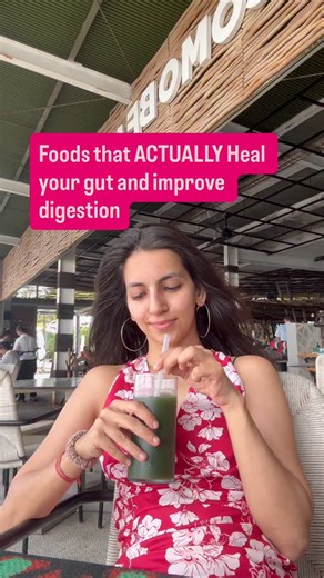 1. Bone Broth – Intestinal Repair & Barrier Strengthening Bone broth is rich in: • Glutamine – primary fuel for intestinal cells (enterocytes) • Collagen & gelatin – strengthen the gut lining • Glycine – anti-inflammatory & calming for the nervous system ➡ Think of bone broth as cement for damaged gut walls. 2. Fermented Foods – Microbiome Restoration Fermented foods contain: • Live probiotic strains (Lactobacillus, Bifidobacteria) • Organic acids that lower gut pH ✔ Improve digestion ✔ Produce 