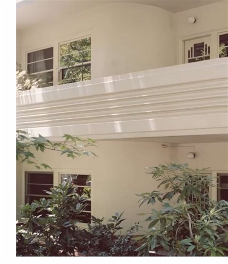 Exploring Bauhaus: Raw and Geometric Design Principles