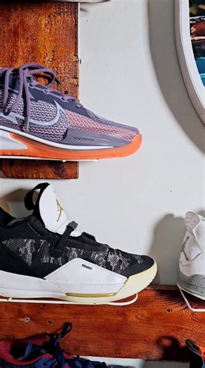 TEASER💥💥💥 PLEASE LIKE AND FOLLOW THE PAGE FOR MORE SOLID PAIRS.👌👌👌 | Solid Thrifts