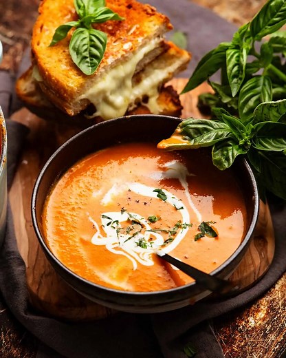 62K views · 715 reactions |  This spectacular Roasted Tomato Soup is incredibly simple to make: roast > blitz > warm > eat! https://www.recipetineats.com/smoky-roasted-tomato-soup/ | RecipeTin | Facebook