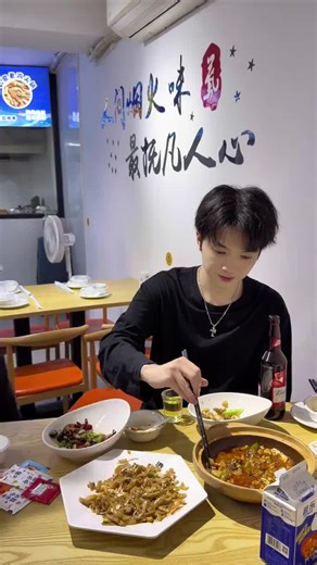 Wu Zhigang: The Rising Star of Chinese Entertainment