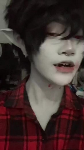 Bloody marshall lee for halloween 🩸🩸🩸 #marshallleecosplay #marshallleethevampireking #adventuretime #adventuretimecosplay