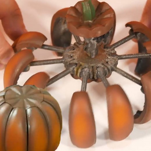 Halloween Pumpkin Spider Transformer 🎃 via 3D Maker Noob | Genius Craft