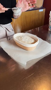 Sånn kan man også dele et surdeigsbrød. Blir nydelig og godt brytebrød 🤎 | Skillebekk Surdeig