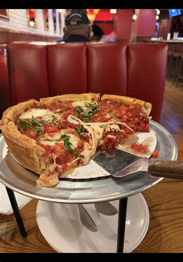Discover the Best Giordano's Pizza in Chicago