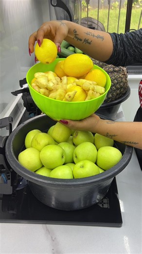 Antioxidant green juice recipe for brighter skin