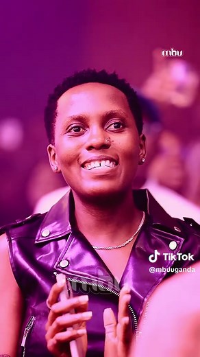 Celebrate Azawi's Musical Journey with a Live Concert