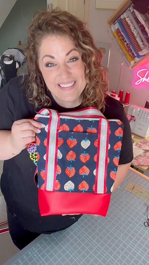 🧵✨ Y’all asked for it — here’s the full tutorial on how to sew this adorable two-toned zipper tote bag! 🍓 Featuring a canvas cotton top, marine vinyl bottom, a zippered lining pocket, and all the squish factor thanks to fusible fleece. 😍 Perfect for beginners who want to try bag making or anyone looking for a fun, functional project!👛 You can customize it with your favorite fabrics and even skip the zipper pocket if you want — I walk you through every step.🎥 Full tutorial on YouTube🧡 Would