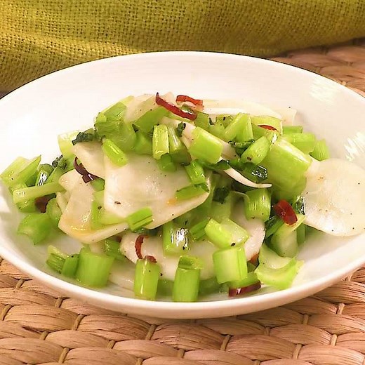 シンプル！ かぶのごま油炒めのレシピ動画・作り方 | デリッシュキッチン