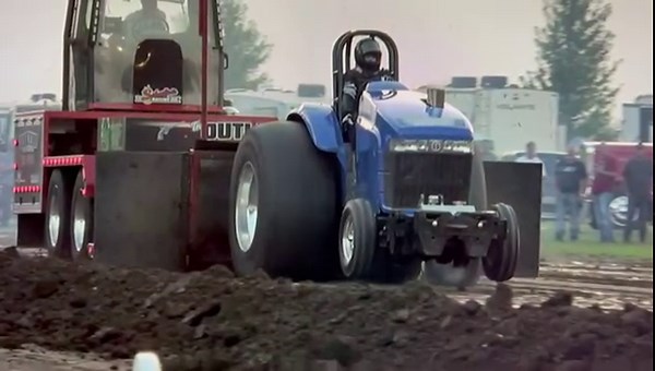 89K views · 763 reactions | Tyler Ulmer nice piece of driving after breaking the hitch Thursday night in Onawa Iowa. | Outlaw Truck & Tractor Pulling Association | Facebook