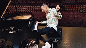 How to build up a hit song on a piano with a looper, a hammer and a kick drum... 🎹😎 | Peter Bence